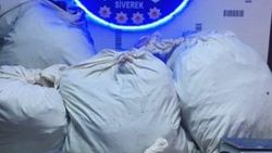 Saman balyaları arasında 345 kilo esrar bulundu