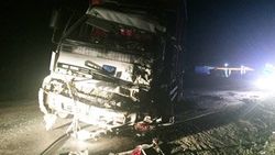 İşçileri taşıyan otobüs kamyona çarptı: 1 ölü, 29 yaralı