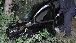 2 araç aynı noktadan peş peşe tarlaya uçtu