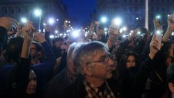Soros destekli üniversite için Macaristan'da protesto