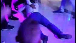 Düğünde şov yapmak isterken yere çakıldı
