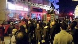 Apartmanda çıkan yangında 10 kişi dumandan etkilendi