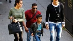 Cristiano Ronaldo sevgilisiyle alışverişe çıktı