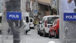 Teröristin polise atacağı bomba elinde patladı
