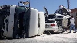 Freni boşalan kamyon 4 aracı kağıt gibi ezdi: 1 ölü, 4 yaralı