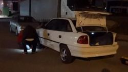 Bursa'da yola dökülen demir parçaları lastikleri patlattı