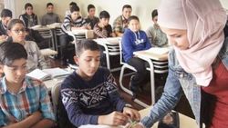 70 bin Suriyeli Türkiye'de okula başlayacak