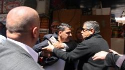 Antalya'da CHP'li gruplar arasında arbede yaşandı