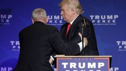 Donald Trump sahneden indirildi