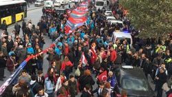 Beşiktaş'ta 1094 metrelik dev Türk Bayrağı'yla tören yapıldı