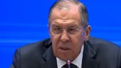 Lavrov: Donbass'a saldırılar Ukrayna için felaket olur