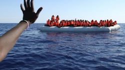 Nijerya'da tekne alabora oldu: 53 ölü