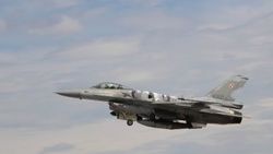 Irak savaş uçaklar, DEAŞ mevzilerini bombaladı