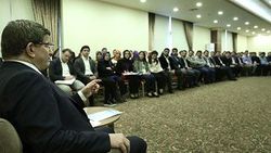 Başbakan Davutoğlu AK Partili gençlerle buluştu