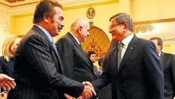 Başbakan Davutoğlu'ndan sanatçılara emeklilik müjdesi