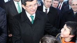 Başbakan Davutoğlu'ndan öğrencilere bilgisayar sözü