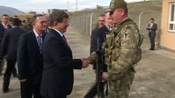 Davutoğlu Türk askerinin peşmergeyi eğittiği kampa gitti
