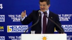 Başbakan Davutoğlu'na sürpriz afiş