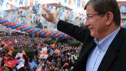 Başbakan Davutoğlu ilk mitingini Erzurum'da yapacak