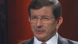 Başbakan Davutuğlu'ndan Özgecan'ın ailesine taziye