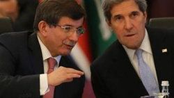 Kerry Suriye için Davutoğlu'nu aradı