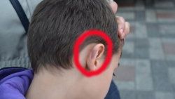 Önce dövdü sonra sınıfa almadı
