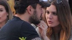 Murat Boz'dan Aslı Enver'e barış şarkısı