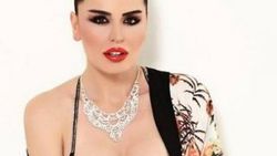 Aysu Baceoğlu arkadaşlık sitesine üye oldu