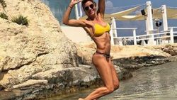Ivana Sert kaslarını gösterdi