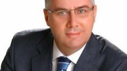 Kılıçdaroğlu Turgut Dibek'in istifa dilekçesini yırttı