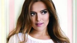 Demet Akalın: Cici annen hep yanında