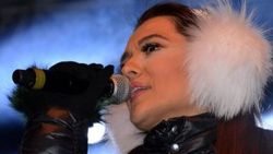 Demet Akalın eksi 20 derecede konser verdi