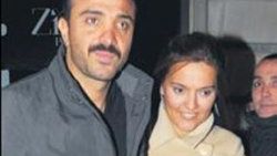 Demet Akalın Arto'nun mekanında eğlendi