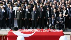 Demirel'in cenazesine katılan tek HDP'li Celal Doğan