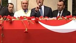 İlhan Kesici Demirel'in cenazesi başında tekbir getirtti