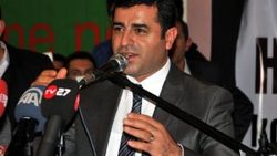 Demirtaş: IŞİD, Türkiye üzerinden Kobani'ye saldırıyor