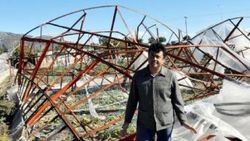 Birkaç saat önce sigorta yaptırdığı serasını hortum yıktı