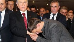 Devlet Bahçeli'ye Elazığ'da davullu zurnalı karşılama