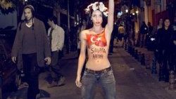 FEMEN Türkiye'den kutsal kitaplara hakaret - izle