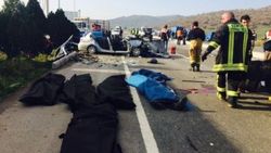 İzmir'de trafik kazası: 6 ölü İZLE