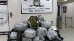 Diyarbakır'da 330 kilogram esrar yakalandı