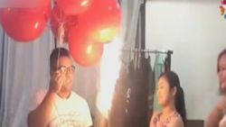 Pastanın üzerindeki maytap balonları patlattı