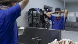 13 yılda bin hastaya organ nakli yapan Türk doktor
