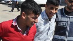 Suçüstü yakalanan dolandırıcılar güldüler