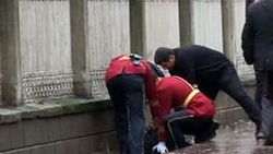 Dolmabahçe sarayı önünde bombalı saldırgan paniği