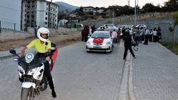 Fırat Kalkanı şehidinin kardeşine polisten düğün konvoyu