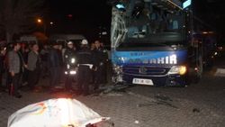 Ambulans ile yolcu otobüsü çarpıştı: 6 yaralı
