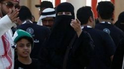 Suudi Arabistan'da kadınlar tek başına seyahat edebilecek