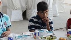 13 ülkenin yetim çocukları Esenler'de iftar yaptı.