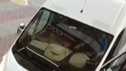 Kartal'da servis şoförünün vurulma anı